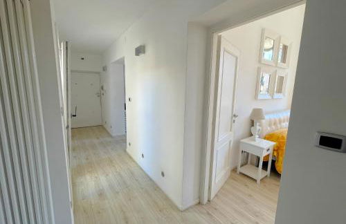 LUNA SUL PORTO Seaview Apartment - Bright and Spacious Flat in Central Nettuno, Steps from the Marina, Beaches, and Train Station - Photo 15