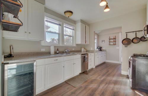 Charming Getaway, Walk to Windsor Lake and Downtown! - Foto 9