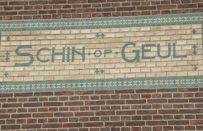 Snug Apartment in Schin op Geul Near Public Pool - Photo 69