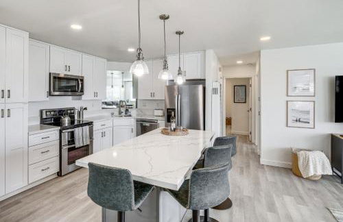 Cardiff Retreat with Game Room and Deck, Near Beach - Foto 7