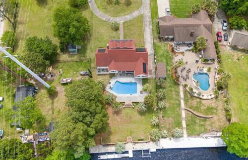 Paradise on Ocean Waterway Huge 5000 sq ft w Private Pool, Boat Dock, Grand Piano, Game Tables, BBQ, 1 acre Yard, Crib, Sleeps 34 - Foto 16