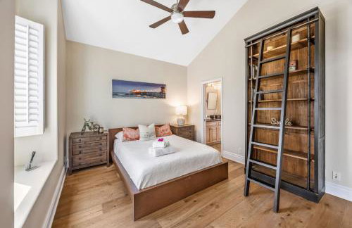 Beach Retreat- Walk to Beach, BBQ, Oceanview Rooftop & Firepit - Foto 43