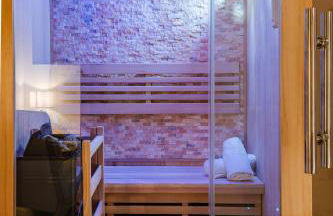 Suite Bali de 45m2 - Idéal couple - Chambre séparée - Jacuzzi baignoire balnéo - Sauna - Clim réversible - Netflix - Piscine accès partagé avec la petite copro - Bouteille de champagne offerte dès 2 nuits - Foto 12