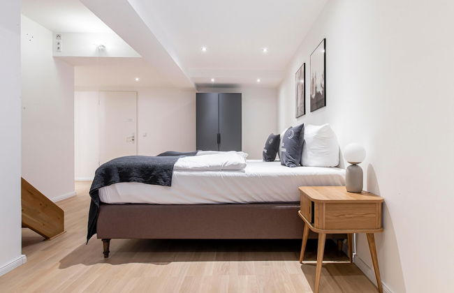 Schoenhouse Berlin City Street - Photo 37