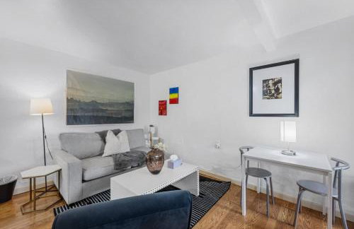 Garden Oasis Cozy Home Near Bart Shop with Parking - Photo 41