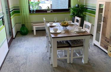 BESOTEL Erkrath - 20 Wohnungen 2 Standorte 35 Schlafzimmer 29 Badezimmer 52 Betten für 73 Gäste - Foto 60