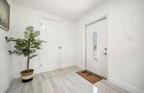 Cozy West Palm Beach Home l 10min to Municipal Beach and more! - Foto 2