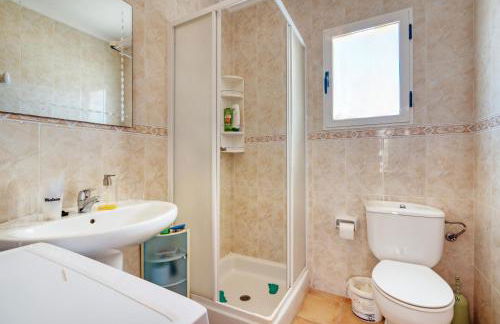 Oliva Avinyo - Photo 13