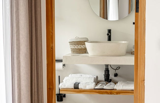 Udara by EVDEkimi - Spacious 4BR Pool villa with Lush garden at Artistic Center of Ubud - Foto 55