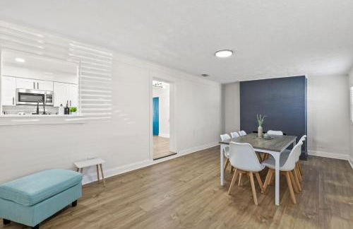 Sunny Palmetto Oasis: 4br Home With Private Pool 4 Bedroom Home by RedAwning - Photo 60