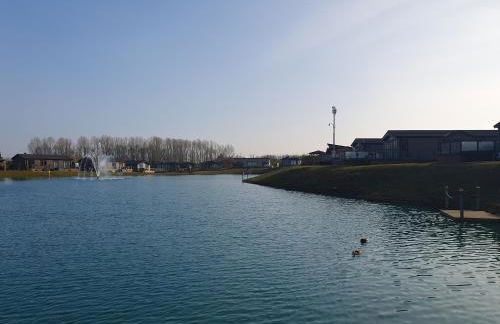 Routh 2-Bed Luxury Lodge Hot Tub & Lake View - Foto 44