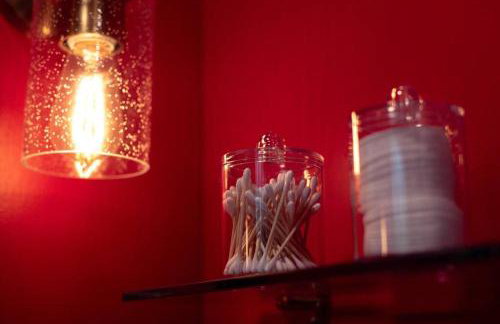 The Swan - Vibrant East Hill Getaway - Foto 24