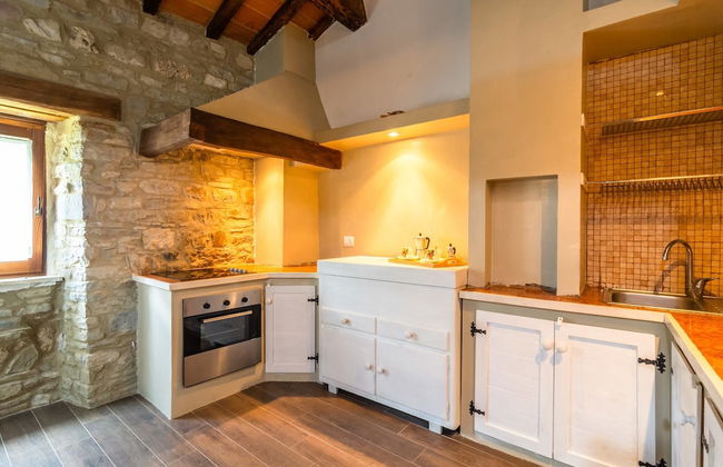 Beautiful Apartment in Sestino With Garden - Photo 21