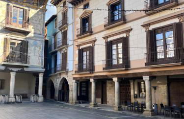 Apartamentos Angelus Plaza Mayor de Graus - Foto 2