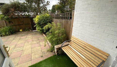 Redhill Town Centre Garden Flat - Foto 2