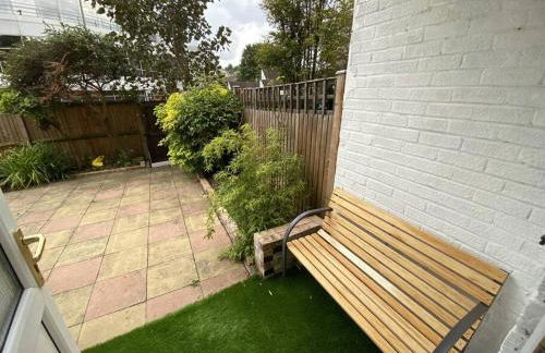 Redhill Town Centre Garden Flat - Foto 2
