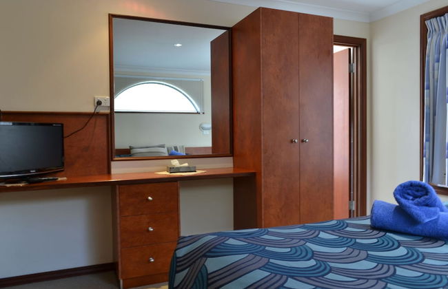 Dolphin Lodge - Photo 23