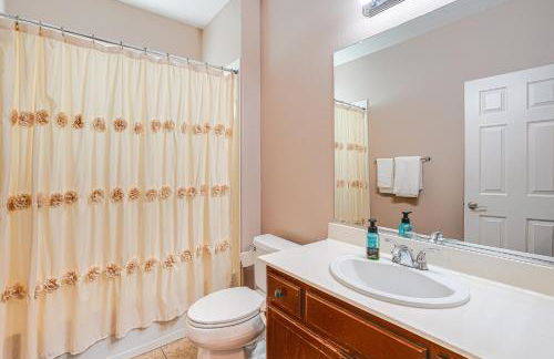 Spacious Bay Point Family Home with Private Yard! - Foto 12