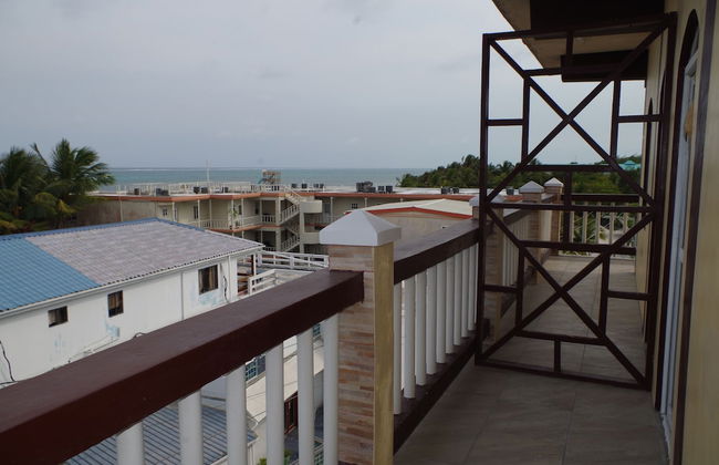 Tropicana Condominiums - Foto 45