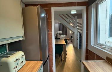 Cosy Lincoln Home Sleeps 6 with Parking - Foto 22