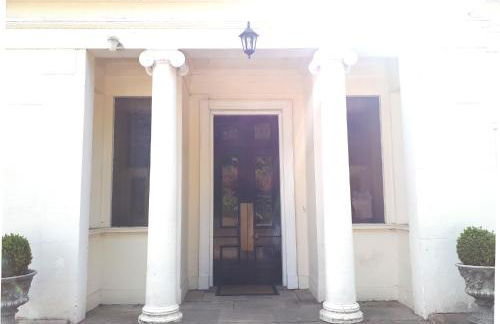 East Wing Apartment in Elgin - Foto 15