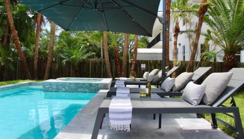 Friendly Fox Luxury Pool & Spa House Near Downtown & Beach - Foto 2, sunbed, Garden view
