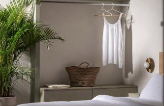 FOS Luxury Suites - Photo 24