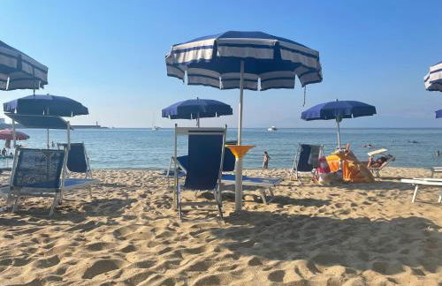 Attico con terrazza sul porticciolo turistico di Vibo Marina - Foto 17