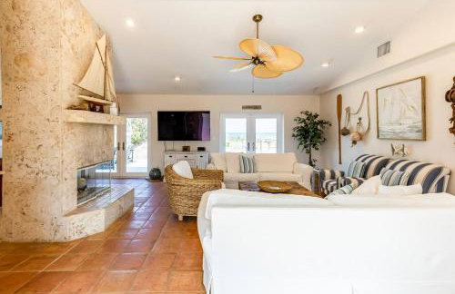 Salty Dog direct oceanfront luxurious retreat! - Foto 79