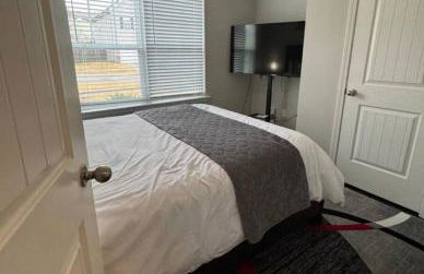 Charming Spacious 3BR Spring Hill Home! - Photo 19