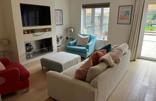 Bright, modern & close to historic town - Photo 14