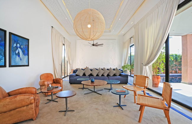 Impeccable 5-bed Villa in Marrakech - Photo 16