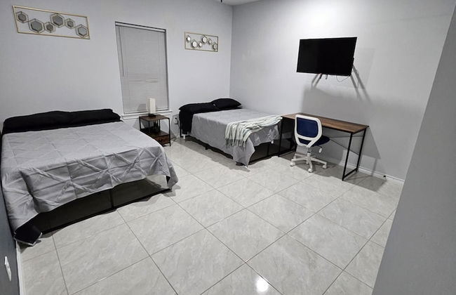 Beautiful Apartment 9 min to Mercedes Outlets - Foto 9