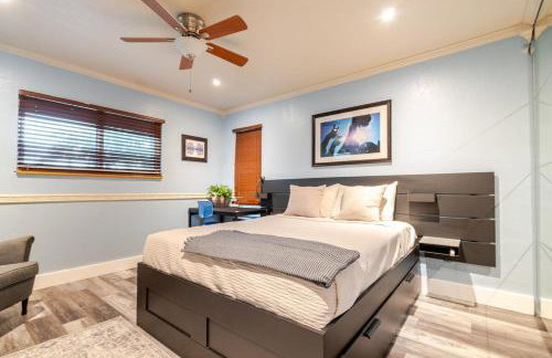 Artistic Retreat, King Suite with Private Balcony! - Foto 26