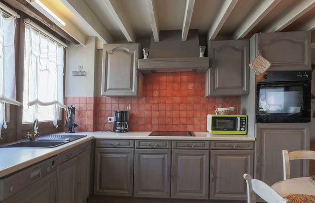 Beautiful Cottage in Malempre With Fenced Garden - Photo 9