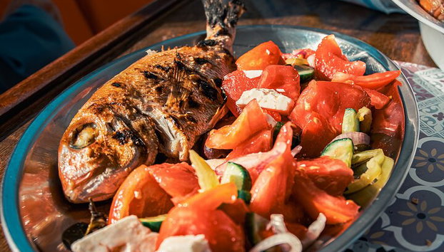 Capitán Manolis Pesca con barbacoa en el barco - Foto 4