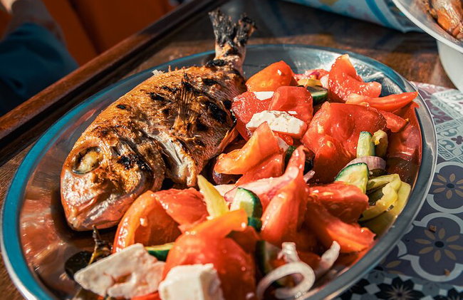 Capitán Manolis Pesca con barbacoa en el barco - Foto 4