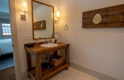 52-Acre Berkshires Farmhouse • Fire Pit Outdoor Dining Trails Copper Kettle Farm by AvantStay - Foto 24