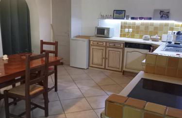 petite maison avec jardin calme - Photo 7