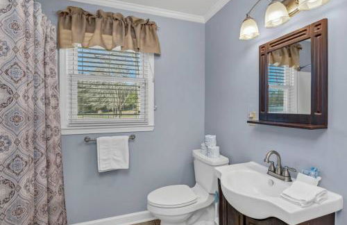 Pond View Retreat Spacious 3BR - Foto 45