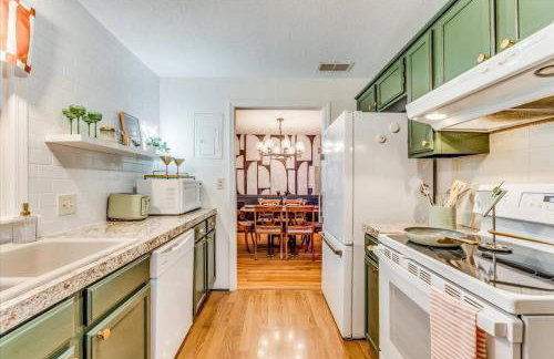 A Retro Retreat for Shaken or Stirred Memories - Foto 14