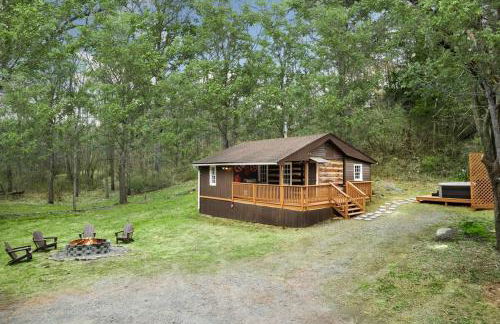 Creekside Cabin w Hot Tub, Fire Pit, Grill, WiFi! - Foto 25