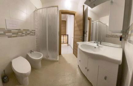 Intera casa in centro storico a 800mt dal mare - Photo 6