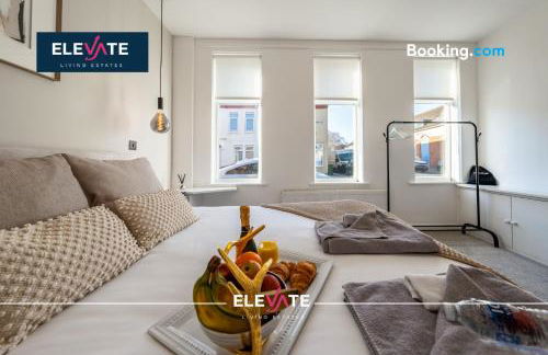 Last-Minute Specials l Limited-Time Deal l Sleeps Up To 6 Guest l Free Parking, Families, Business Stay l By Elevate Living Estates Short Lets & Serviced Accommodation Northampton - Photo 36