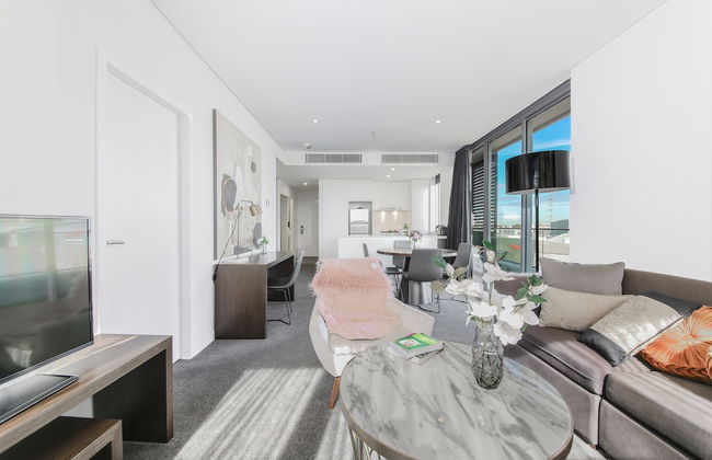 2 Bedroom Modern Apartment in Chatswood - Photo 14