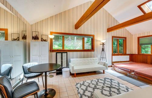 Haverhill Mtn Retreat Hike, Ski, Relax in Hot Tub - Foto 10