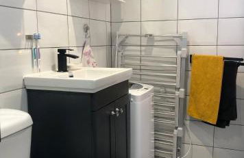 2 Guests - Garden Retreat with Balcony Views - Foto 22