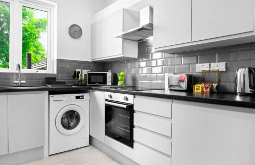 Stylish Apartment - High Speed Internet & Free Netflix - Near City Centre - 2MR - Foto 4