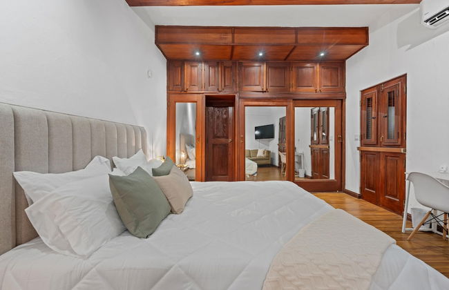 Otium Rentals Penthouse w 2 Terraces - Photo 2