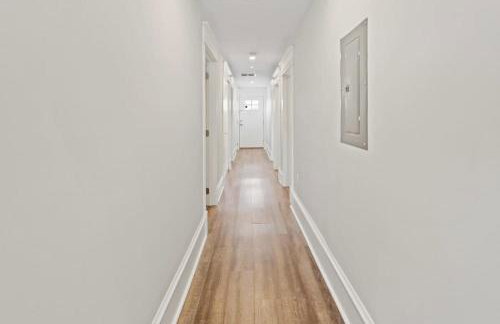 Luxurious 8BR Beach Duplex w Ocean Views - Photo 19